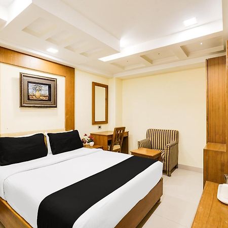 Super Townhouse Oak Alandur Near Chennai Airport Formerly Vijay Park Zewnętrze zdjęcie