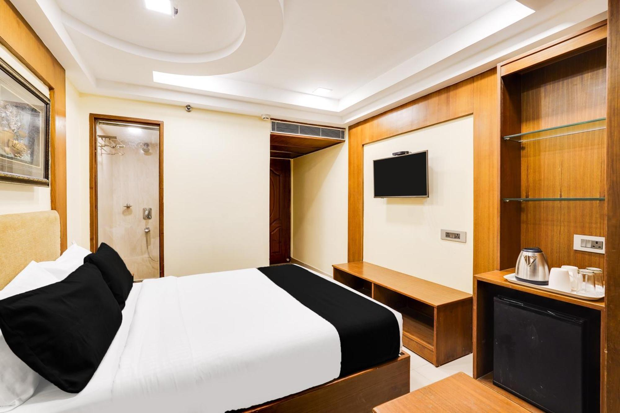 Super Townhouse Oak Alandur Near Chennai Airport Formerly Vijay Park Zewnętrze zdjęcie