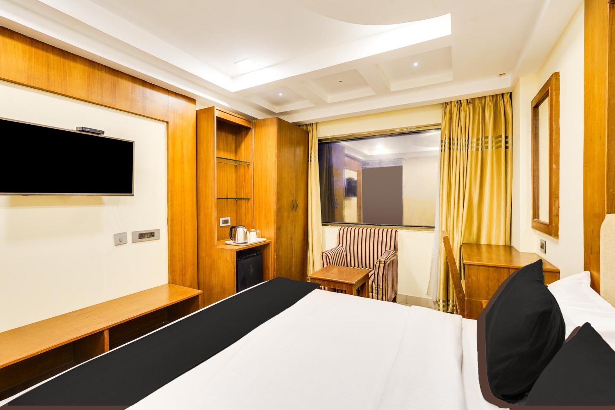 Super Townhouse Oak Alandur Near Chennai Airport Formerly Vijay Park Zewnętrze zdjęcie