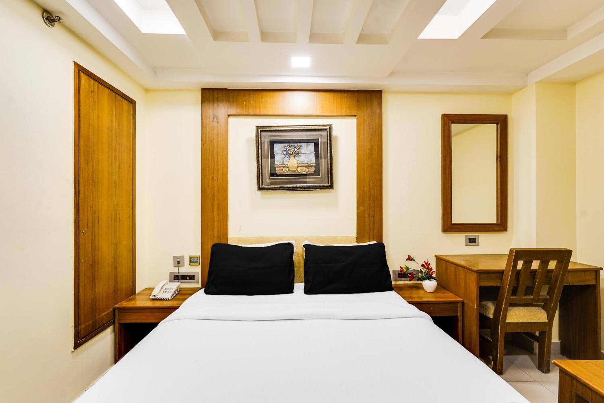 Super Townhouse Oak Alandur Near Chennai Airport Formerly Vijay Park Zewnętrze zdjęcie