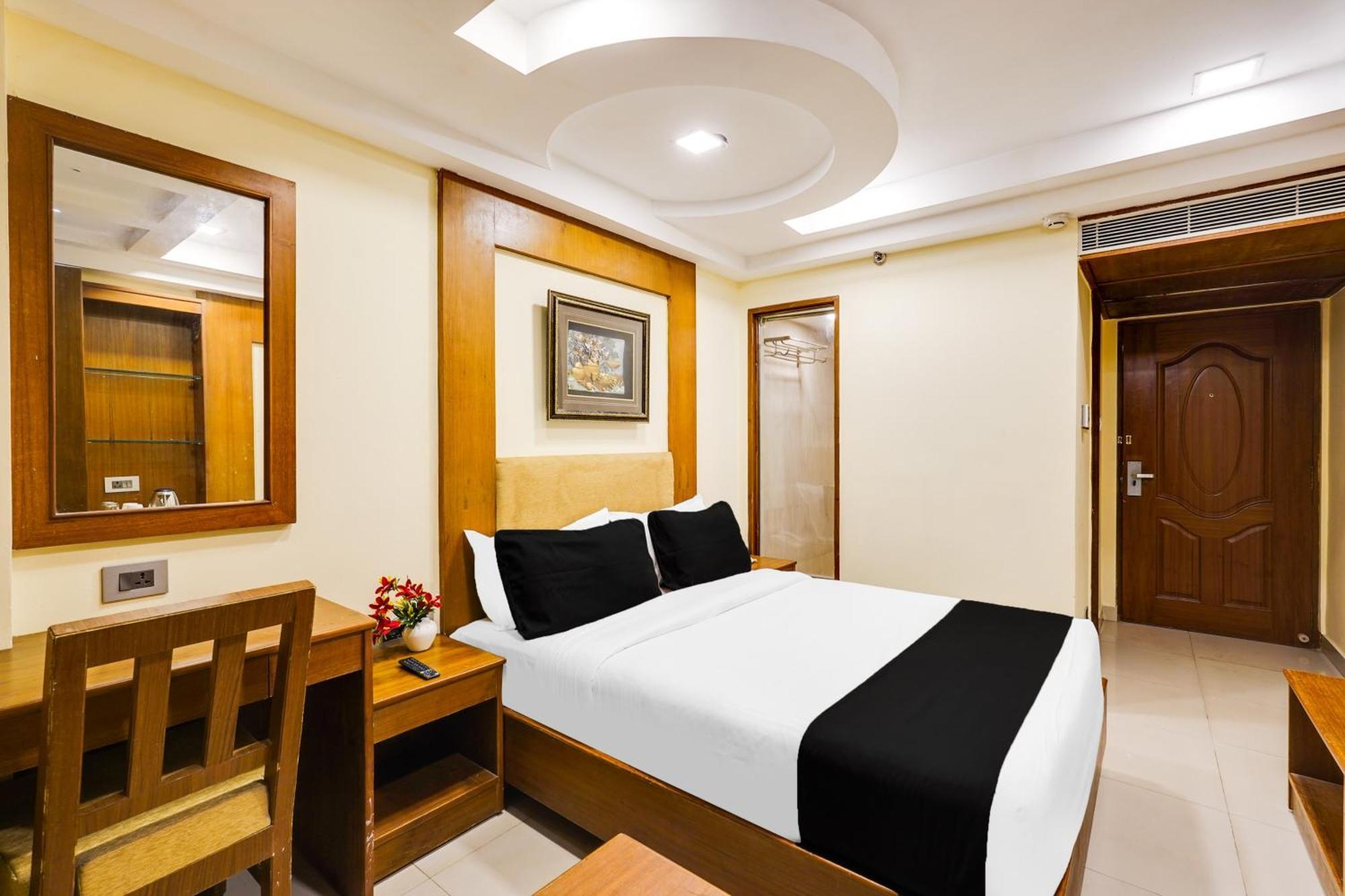 Super Townhouse Oak Alandur Near Chennai Airport Formerly Vijay Park Zewnętrze zdjęcie