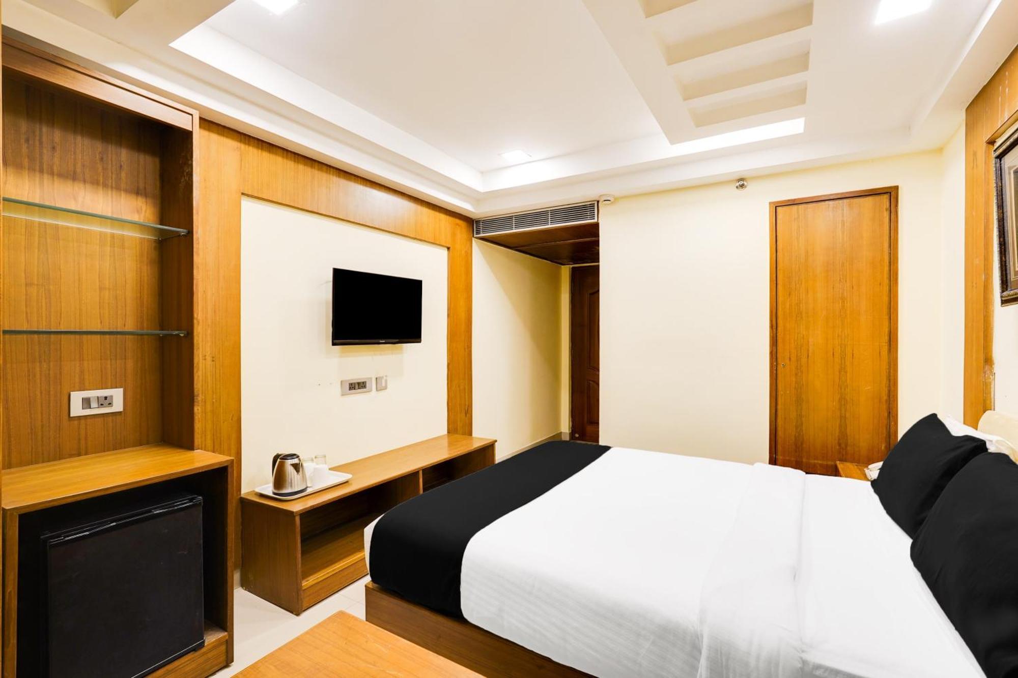 Super Townhouse Oak Alandur Near Chennai Airport Formerly Vijay Park Zewnętrze zdjęcie