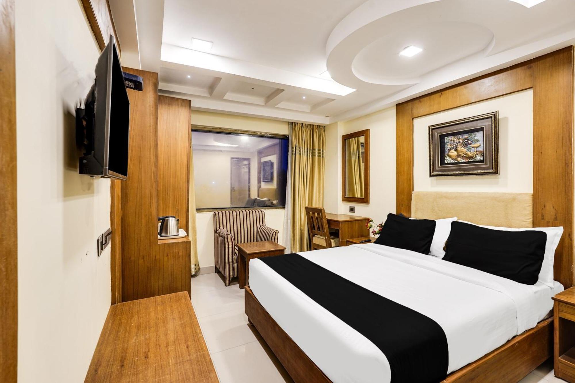 Super Townhouse Oak Alandur Near Chennai Airport Formerly Vijay Park Zewnętrze zdjęcie