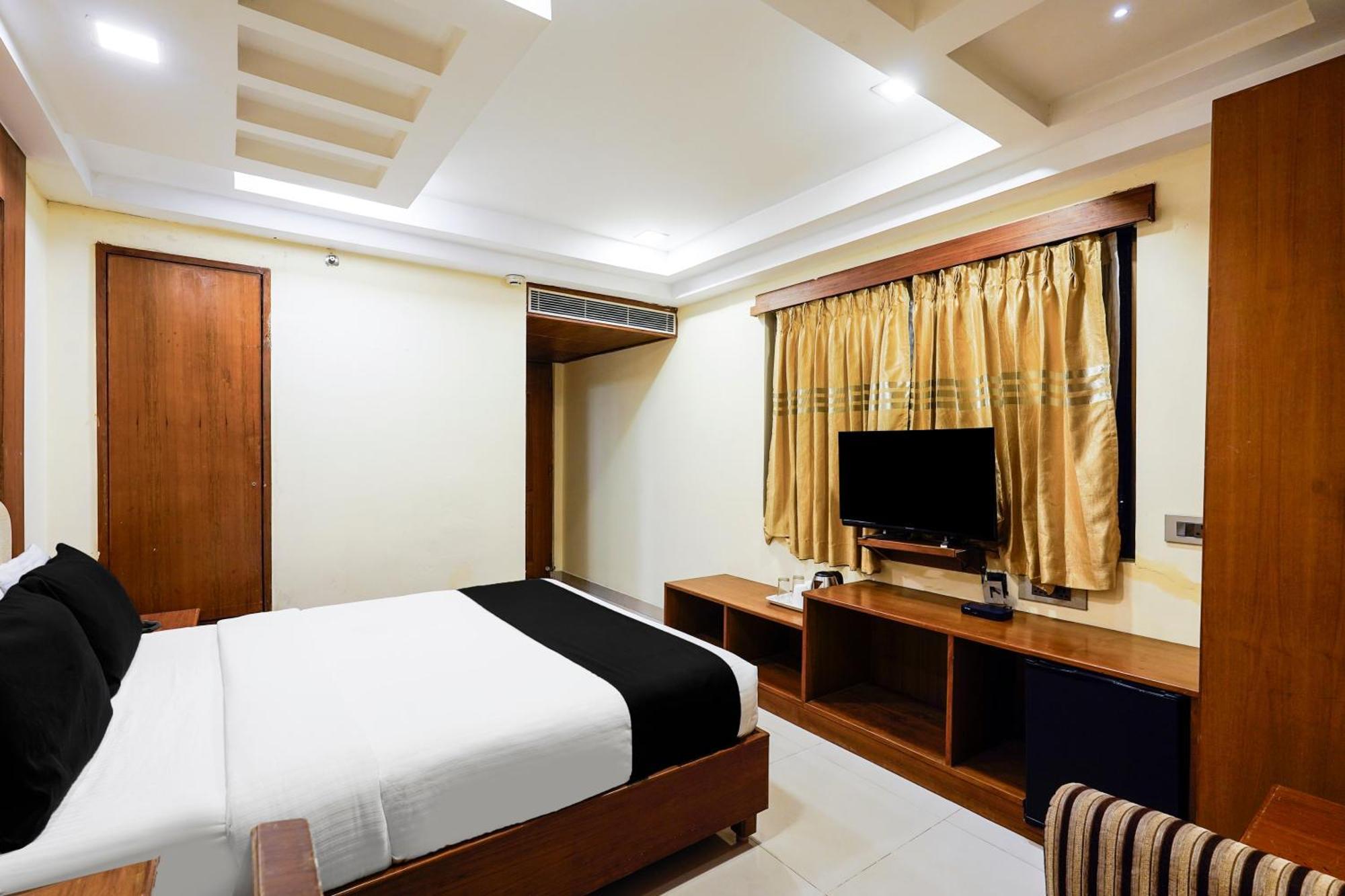 Super Townhouse Oak Alandur Near Chennai Airport Formerly Vijay Park Zewnętrze zdjęcie