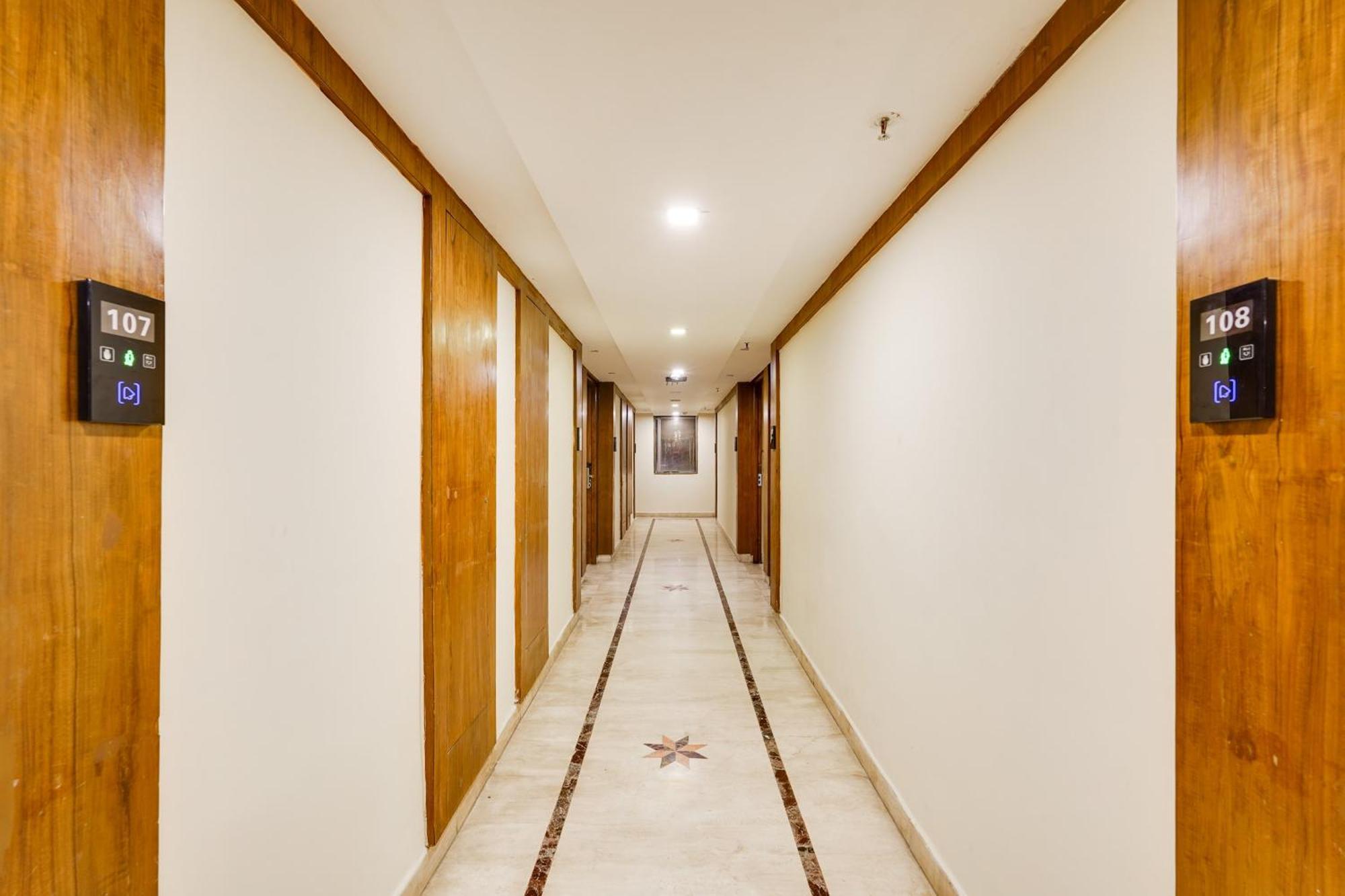 Super Townhouse Oak Alandur Near Chennai Airport Formerly Vijay Park Zewnętrze zdjęcie